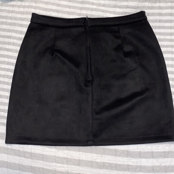 Black Mini Skirt - Picture 2 of 4